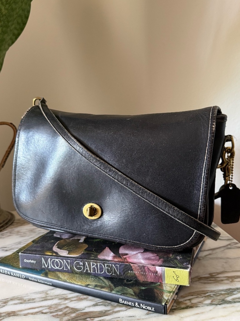Vintage Coach USA Made Black Glove Tanned Leather Turnlock Shoulder Bag
